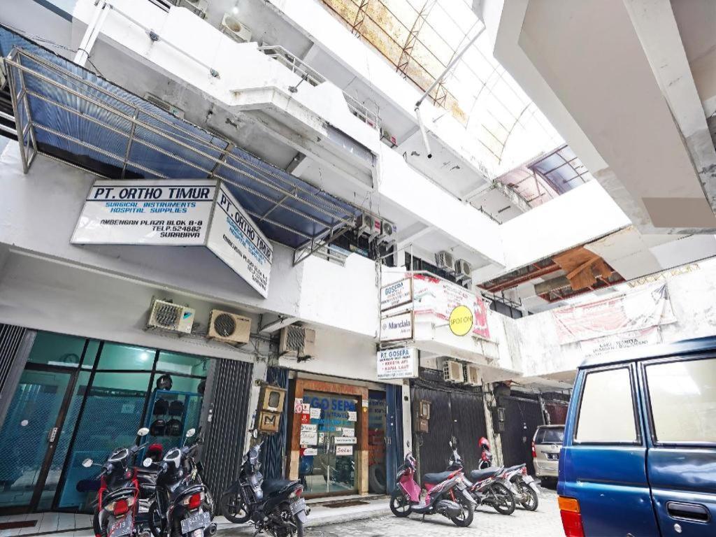 ホテル Spot On 90147 Gosepa Ambengan Plaza スラバヤ エクステリア 写真